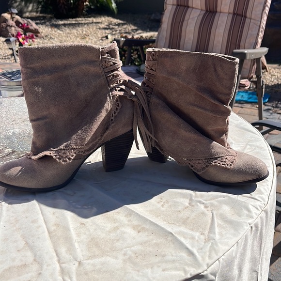 Naughty Monkey booties - Picture 2 of 7